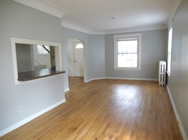 Building Photo - 307 Riverview Ave