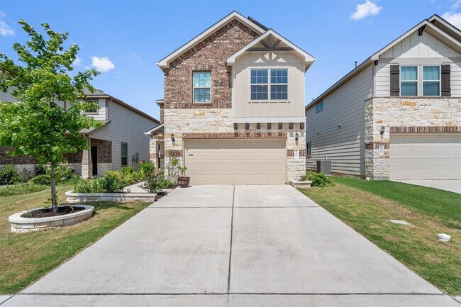 Building Photo - 14003 Hedera Dr