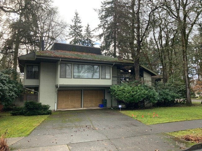 Building Photo - 1410 Amberland Ave