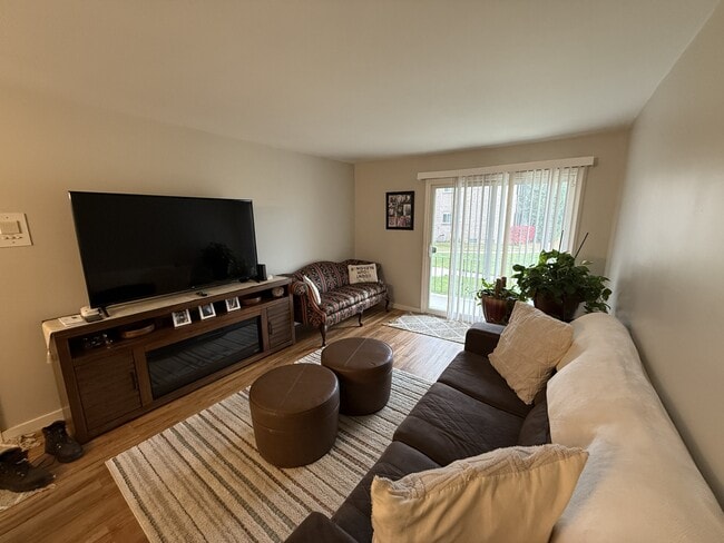 Foto del edificio - 14211 Ivanhoe Dr