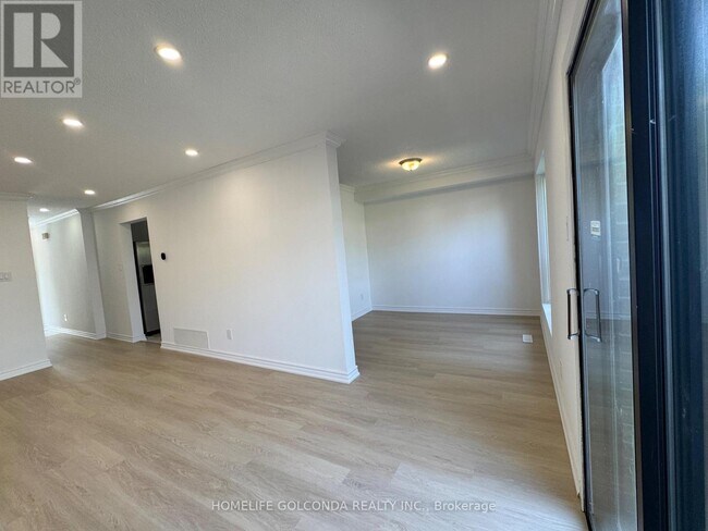 Building Photo - 12 Grenbeck Dr