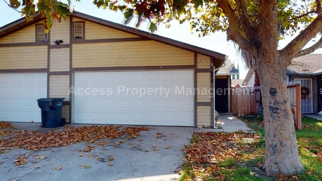 Building Photo - 1428 Pecos Ave