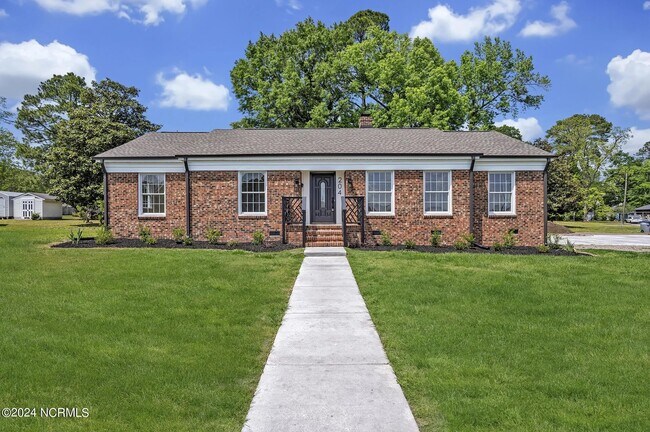 Foto del edificio - 204 S Harris St