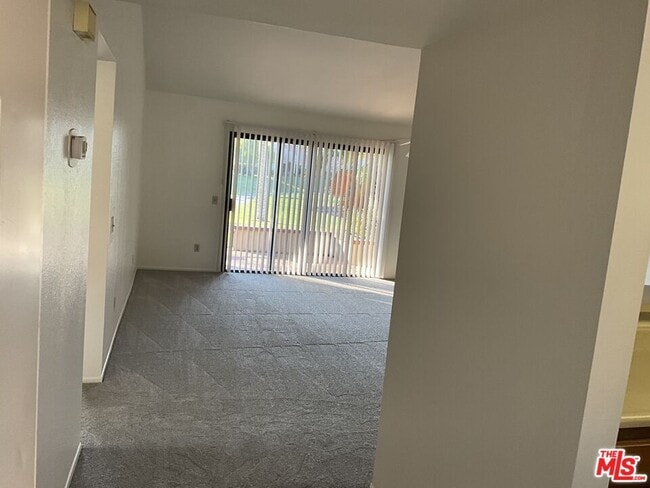 Building Photo - 41726 Resorter Blvd