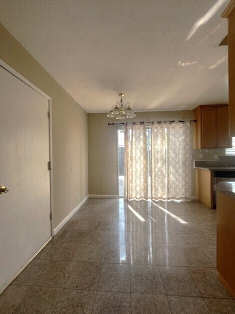 Building Photo - Welcome to 6825 Waxwing Way!