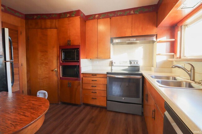 Building Photo - 7321 Ideal Ave