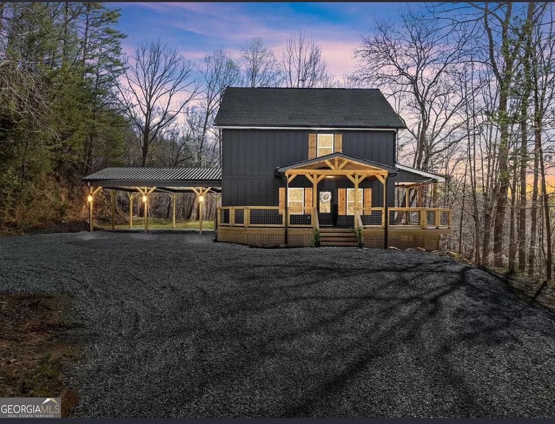 Photo - 747 Golden Ave (Dahlonega, GA)