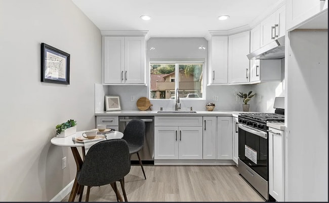 Building Photo - Bright 1BD Back House for Rent in Rowland Unified School District