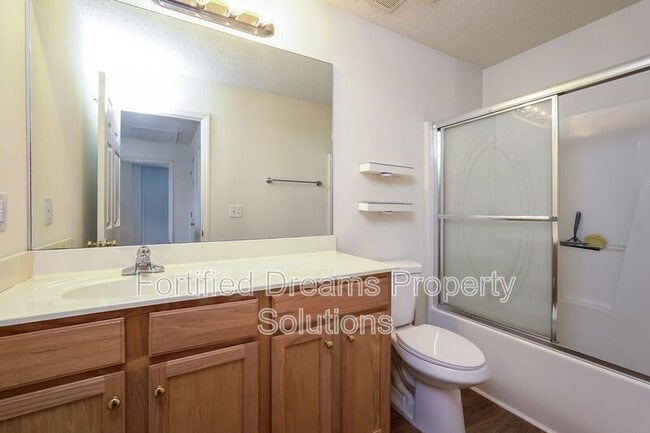 Foto del edificio - 5097 Bartholomews Lane