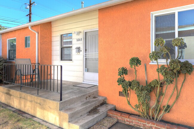 Foto del edificio - 1604 N Hollywood Way