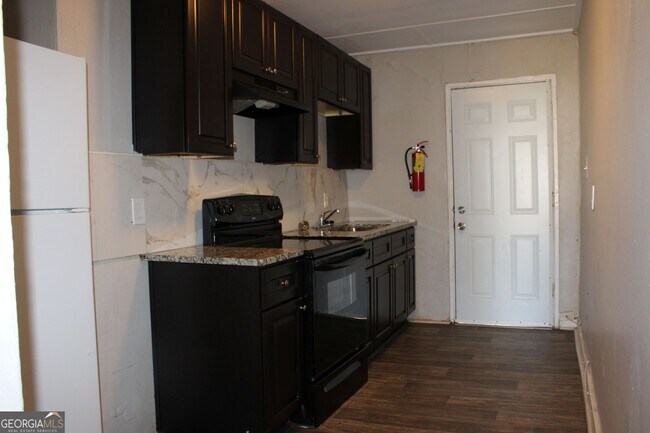 Foto del edificio - 700 Neal St NW