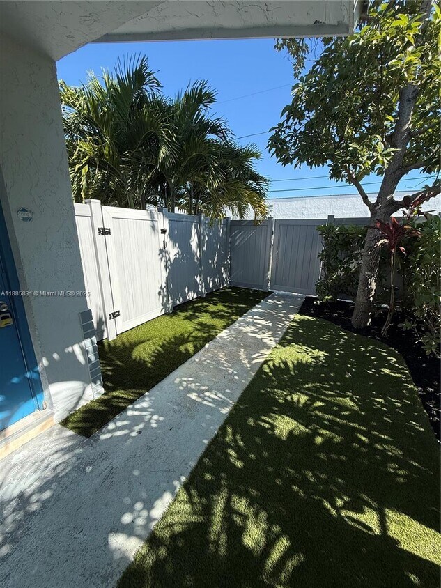 Foto principal - 1109 NE 6th Ave