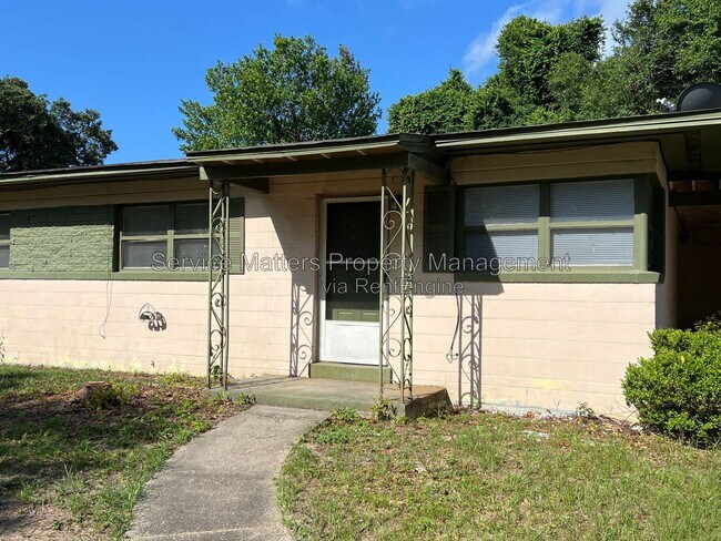 Building Photo - 121 Berkley Dr