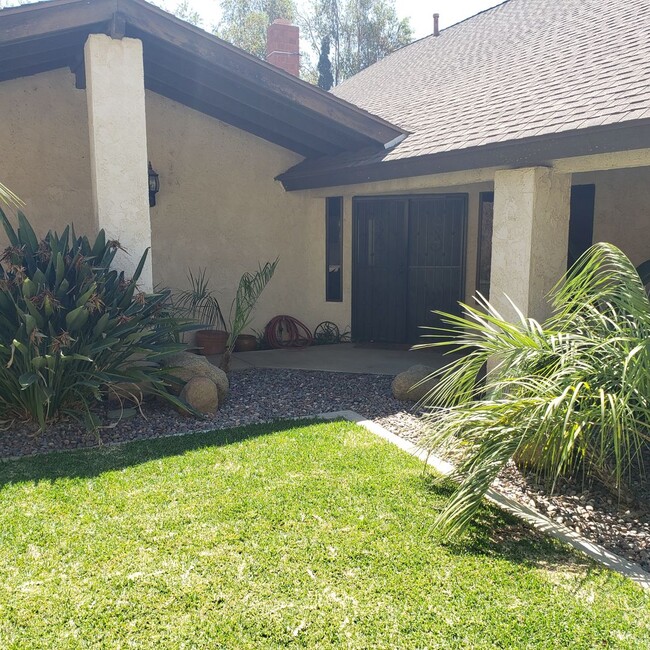 Building Photo - Fantastic La Sierra 4 bedroom Home  **((Co...
