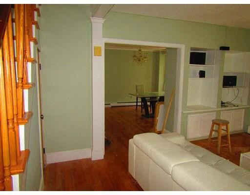 Primary Photo - 29 Chestnut St