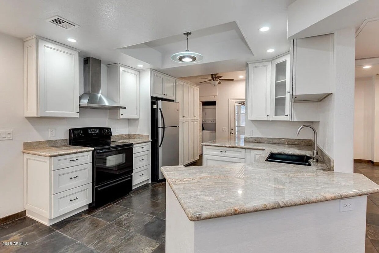 Primary Photo - Renaissance Park Condo - Updated Penthouse...