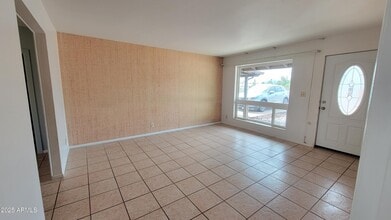 Building Photo - 601 Cll Del Sud