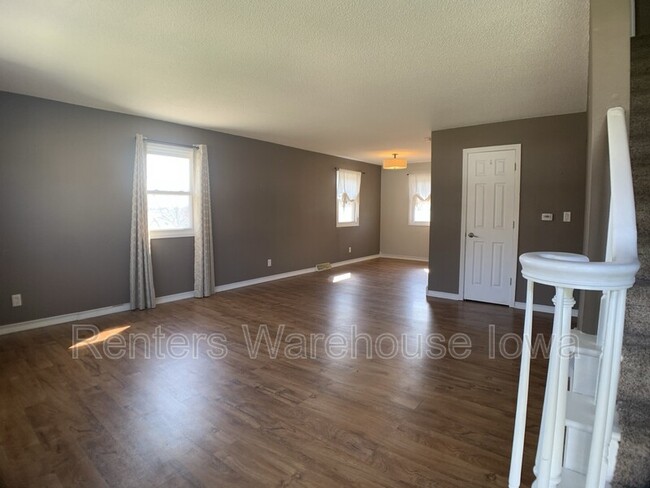 Building Photo - 5172 NE 6th Ct