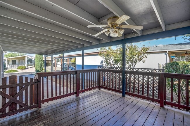 Building Photo - 3 bedroom, 2 bathroom home in 55+ Community of The Villages at Lynx Creek