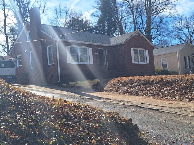 Foto del edificio - 3811 Walker Ave