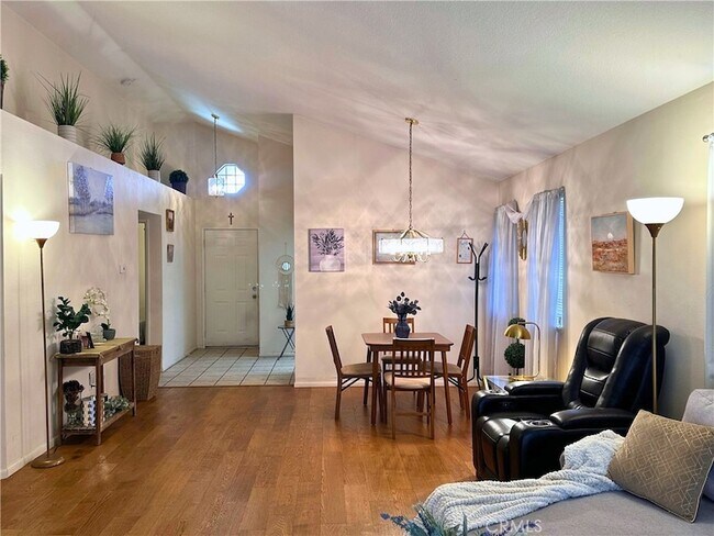 Foto del edificio - 19051 Primrose Ln