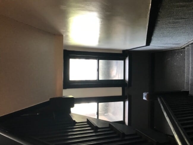Building Photo - 7116 S Harvard Ave