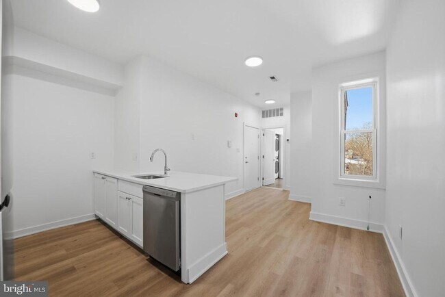 Building Photo - 3626 N 19th St