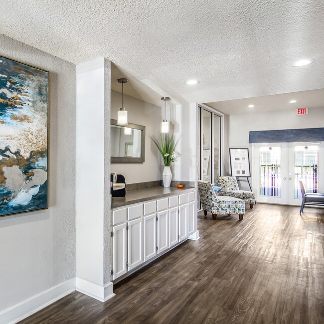 Building Photo - Laurel Pointe