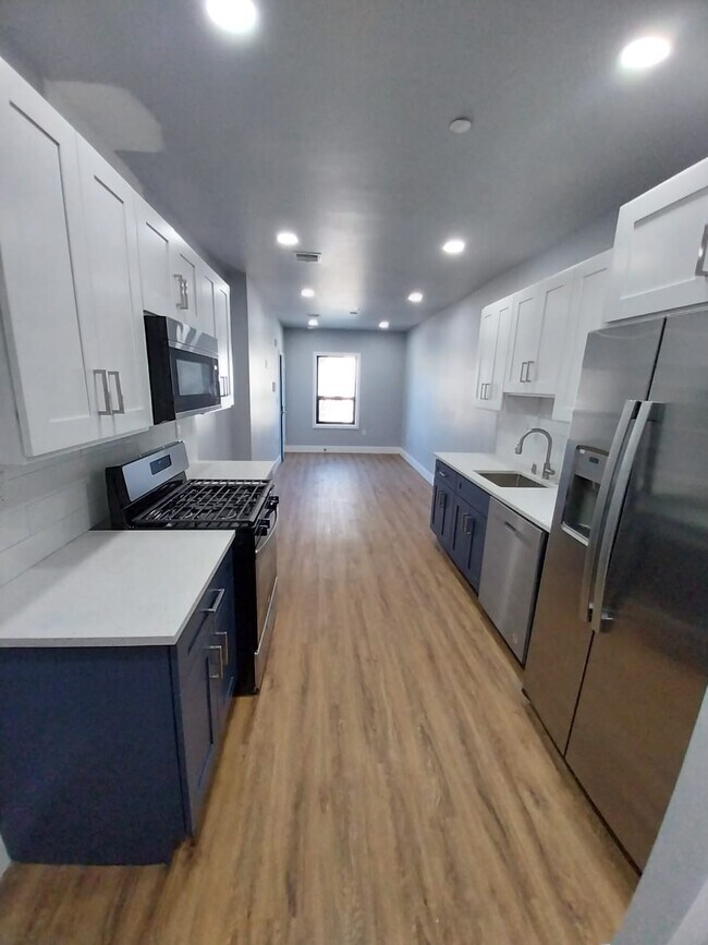 Foto del edificio - 708 N 42nd St