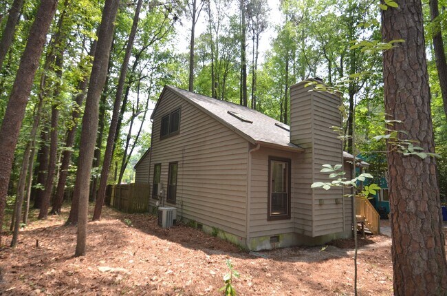 Foto del edificio - Charming 2 Bed / 2 Bath Home in Prime Chapel Hill Location