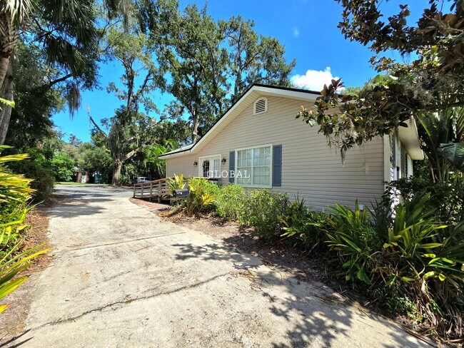 Foto del edificio - Charming 2-Bedroom Home within 3 miles of ...