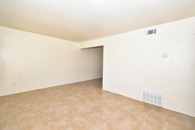 Building Photo - 2867 S 1st Ave