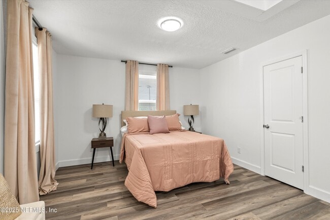 Foto del edificio - 805 Garth Ave