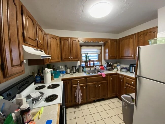 Foto del edificio - 548 Pleasant St