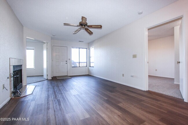 Foto del edificio - 3069 Cascades Ct