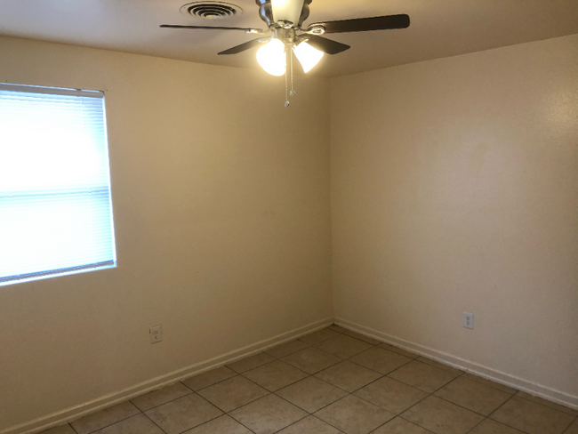 Foto del edificio - 8933 Curran Rd