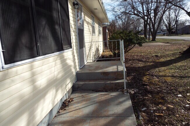 Foto del edificio - 308 N Sunshine St