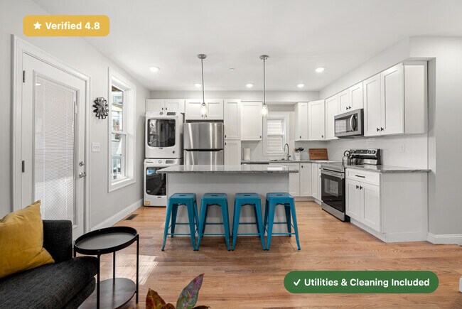 Foto del edificio - Furnished Private Bedroom in East Boston