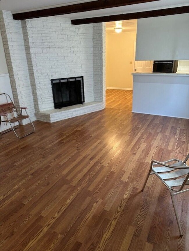 Foto del edificio - Charming 3 bed, 2 bath, 2 car garage in we...