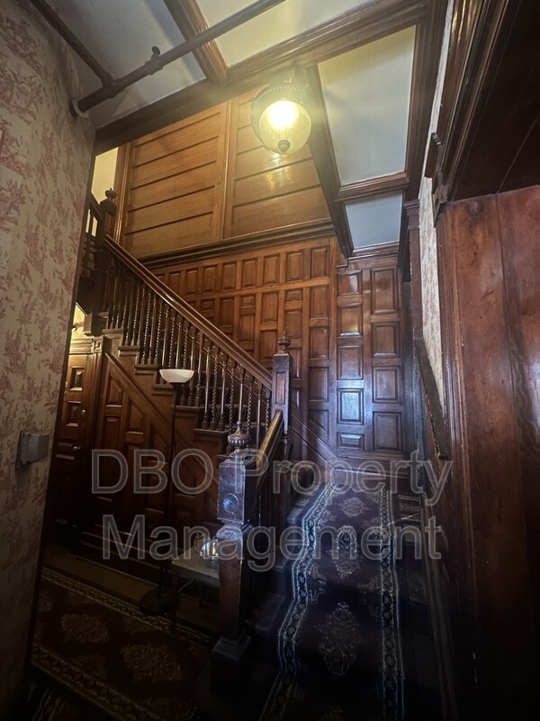 Building Photo - 620 Madison Ave