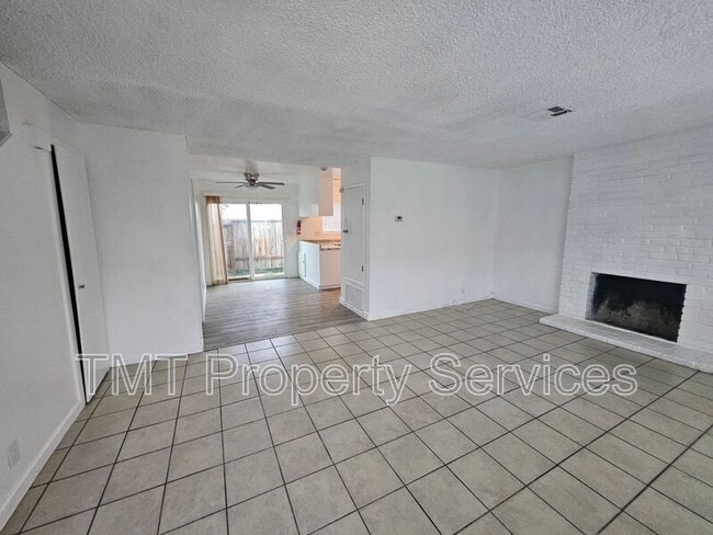 Foto del edificio - 8611 Acapulco Way