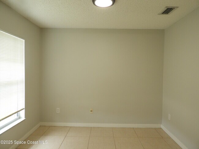 Foto del edificio - 450 Santa Martia St SW