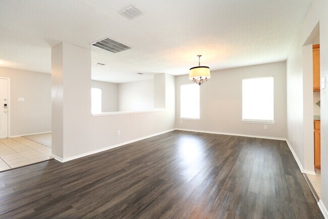 Foto del edificio - 4668 Cool Ridge Ct