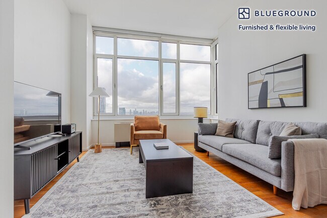 Building Photo - 635 W 42nd St