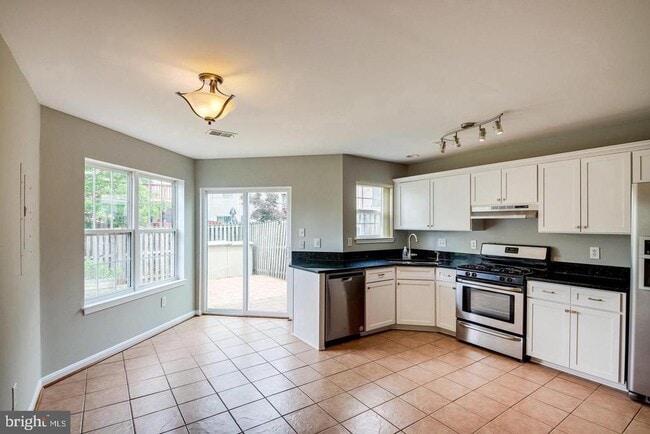 Building Photo - 13600 Rumsey Ct