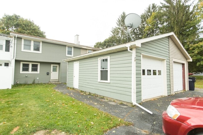Building Photo - 70 Mount Desert Dr