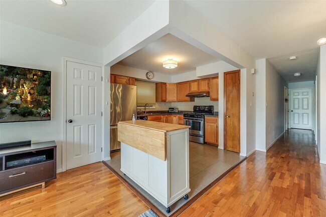 Foto del edificio - 565 Central Ave