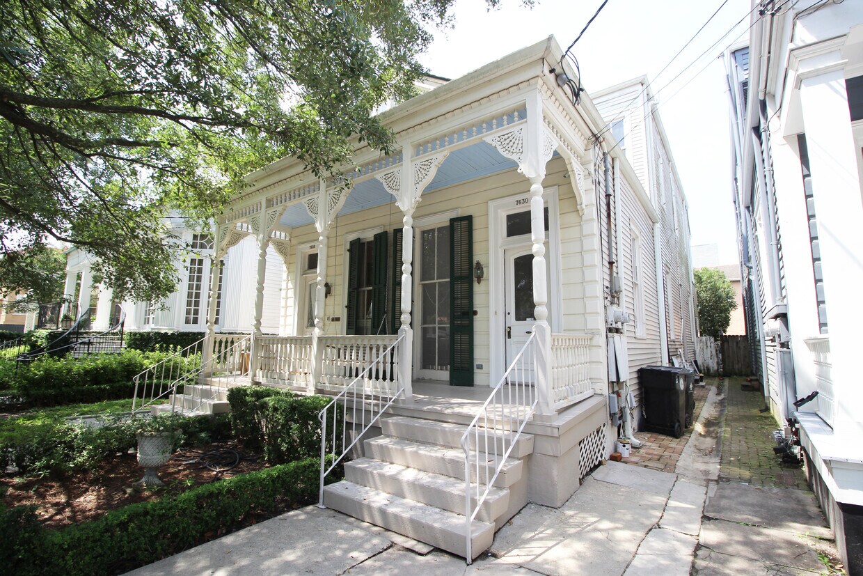 Primary Photo - 7630 Saint Charles Ave