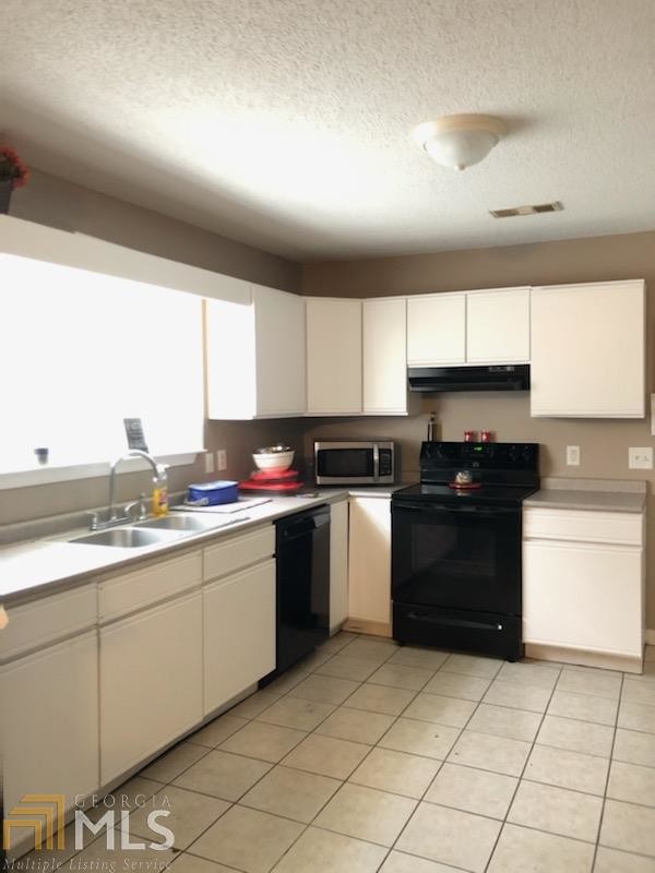 Foto del edificio - 623 Sweetheart Ln