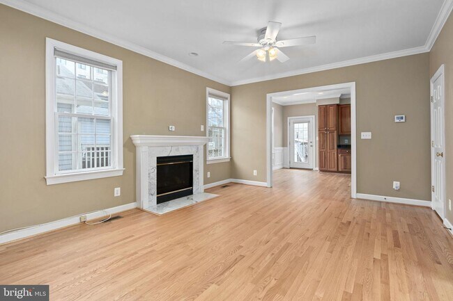 Building Photo - 3432 12th Rd N